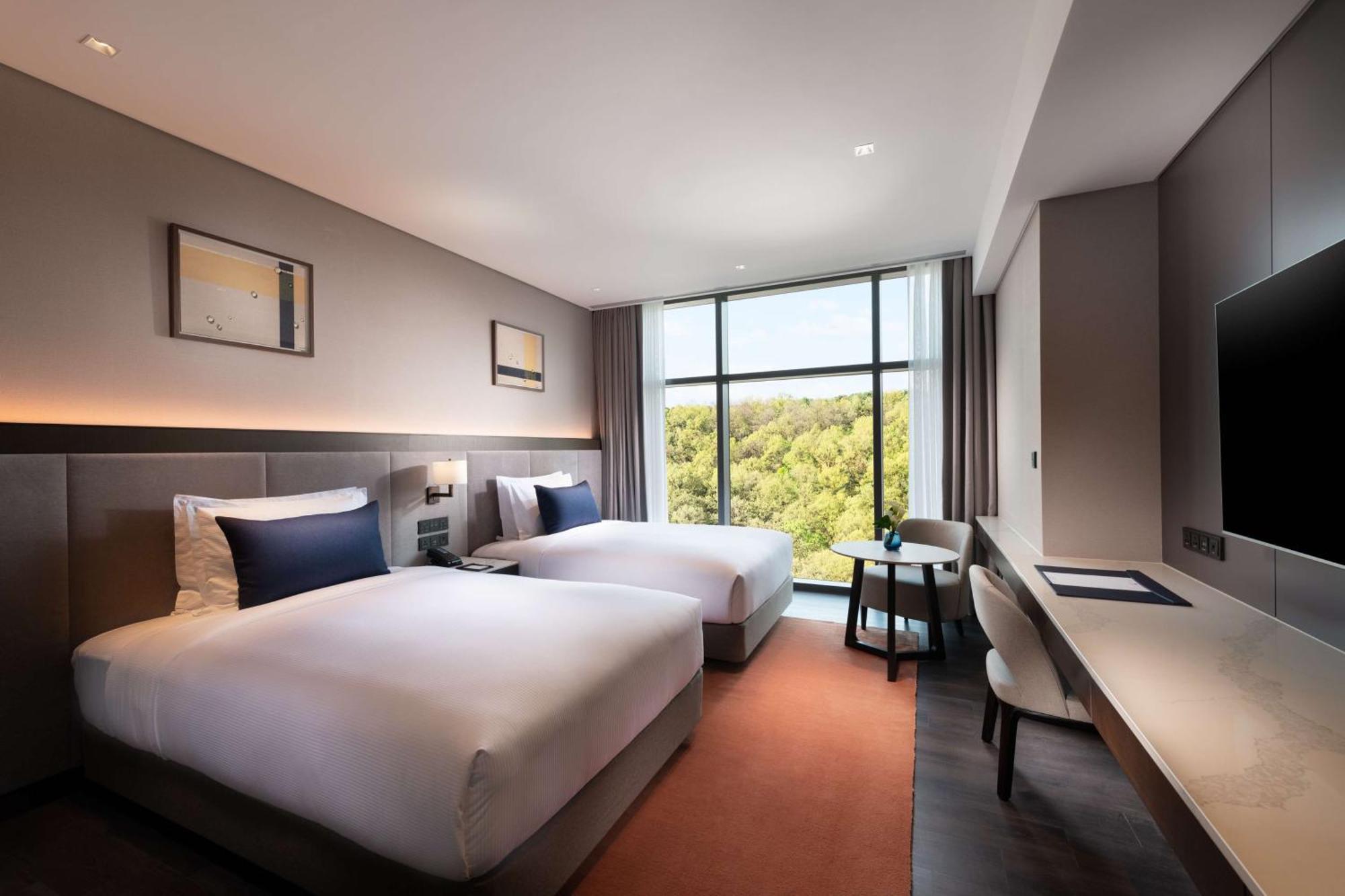 Doubletree By Hilton Seoul Pangyo Hotel Seongnam Bagian luar foto
