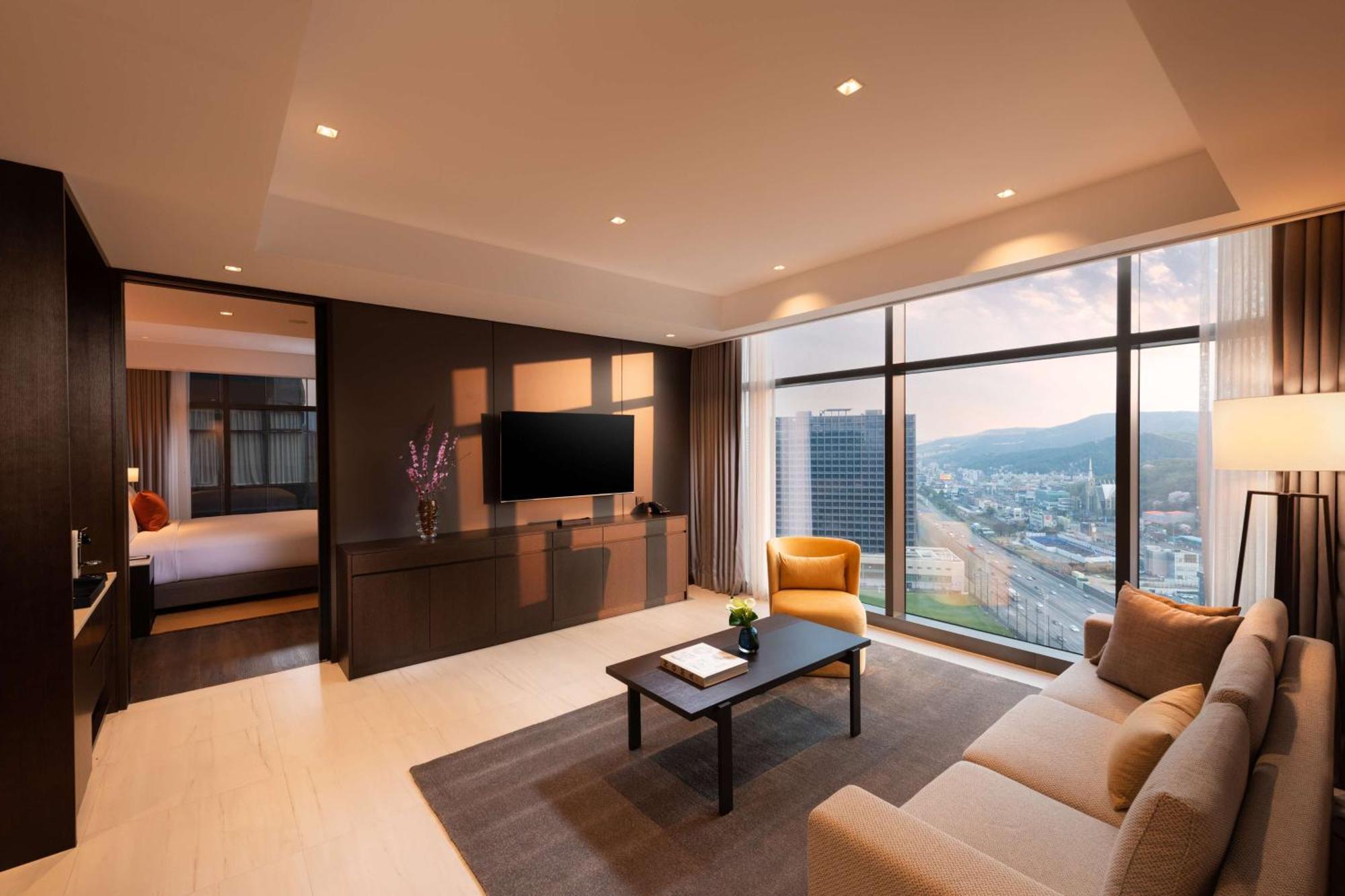 Doubletree By Hilton Seoul Pangyo Hotel Seongnam Bagian luar foto