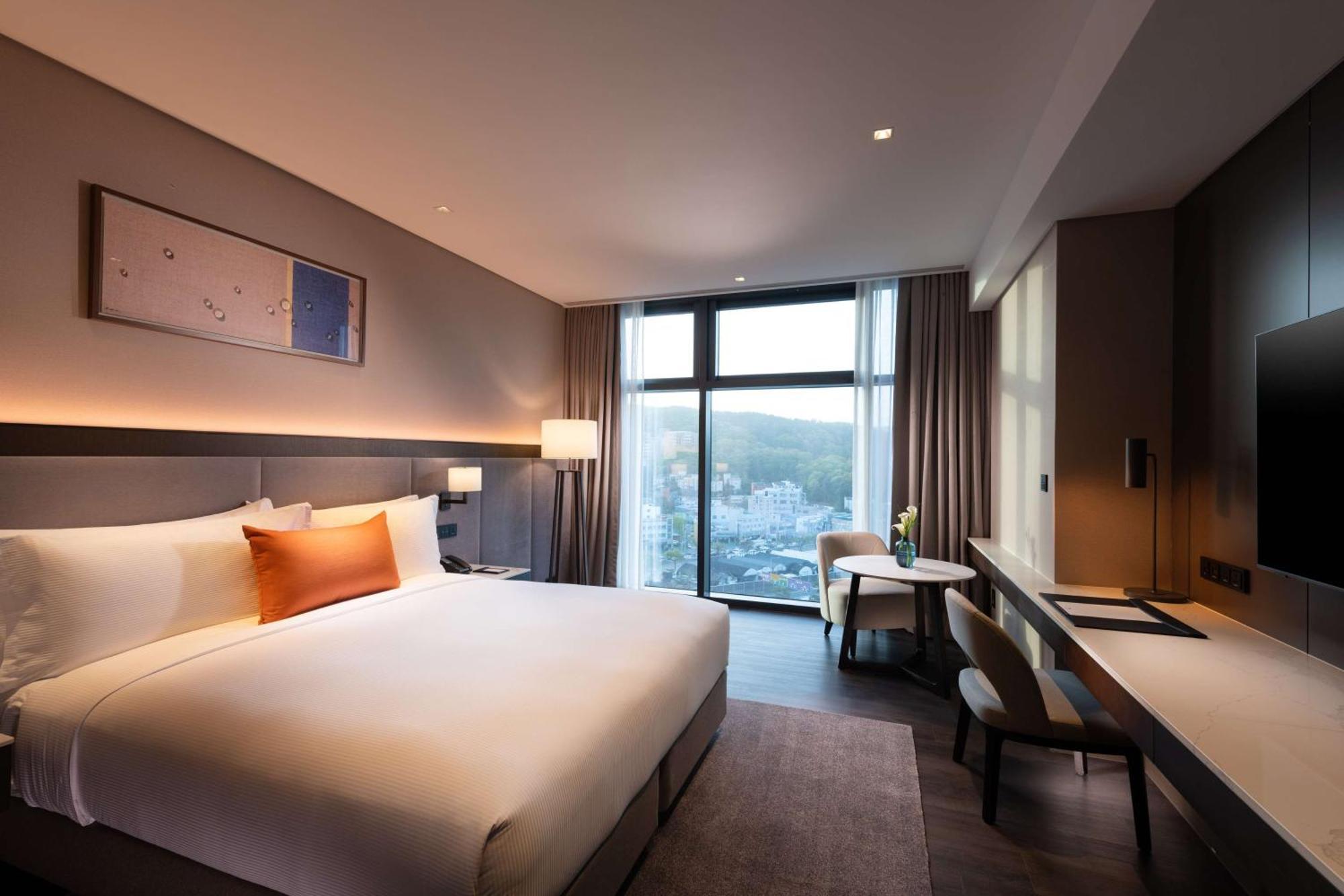 Doubletree By Hilton Seoul Pangyo Hotel Seongnam Bagian luar foto