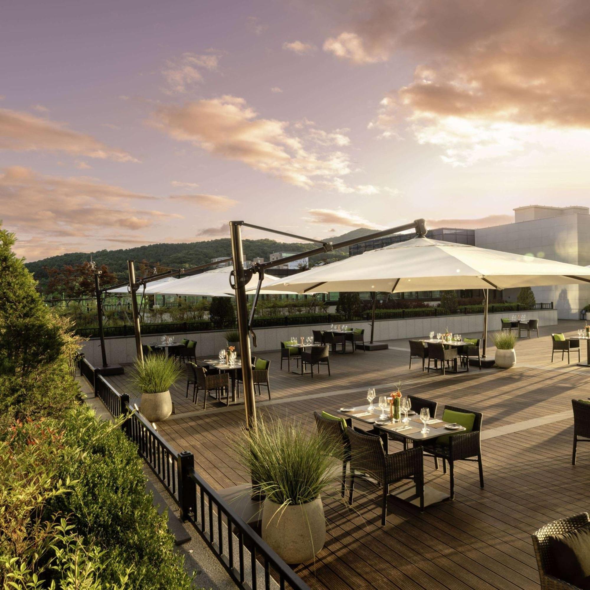 Doubletree By Hilton Seoul Pangyo Hotel Seongnam Bagian luar foto